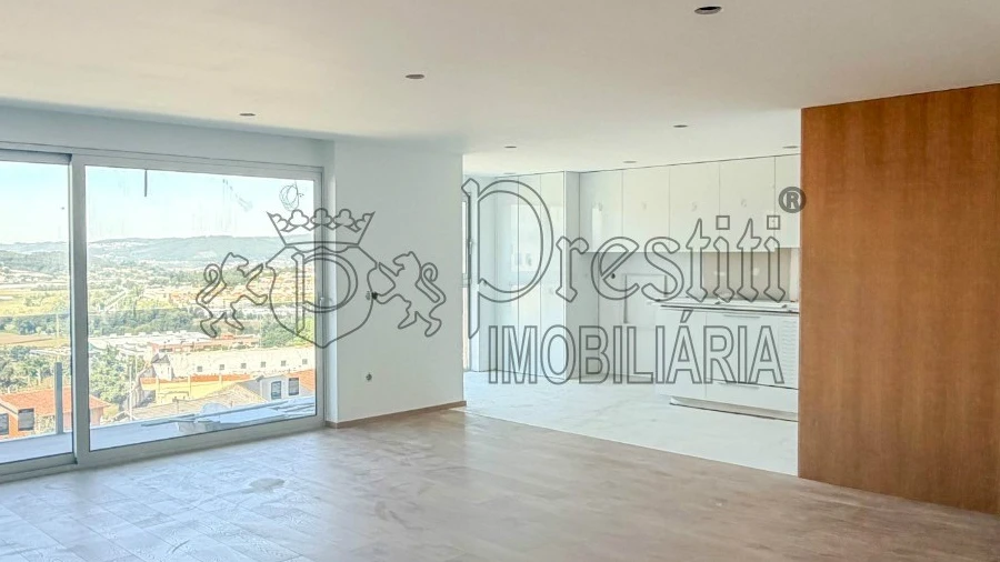 Apartamento T3 para Arrendamento em Urgezes