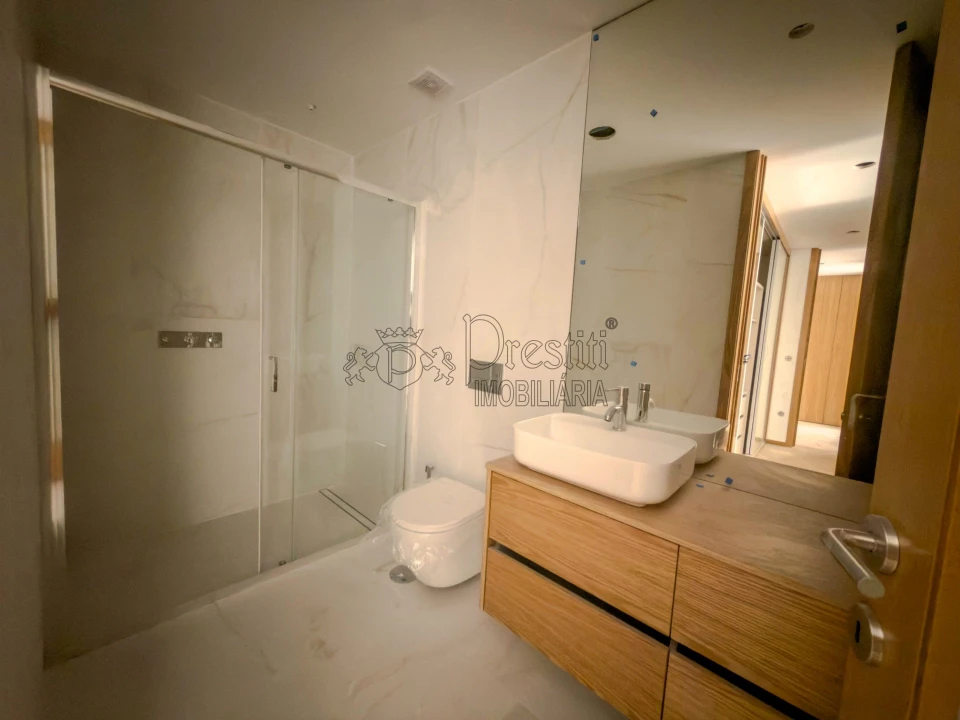 Apartamento T3 para Arrendamento em Urgezes Foto 12