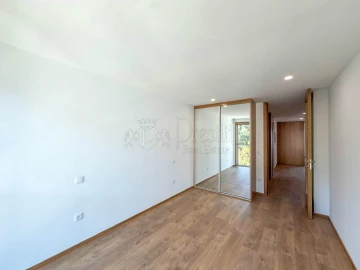 Apartamento T3 para Arrendamento em Urgezes
