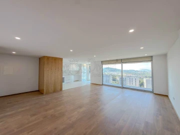 Apartamento T3 para Arrendamento em Urgezes