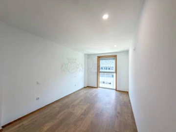 Apartamento T3 para Arrendamento em Urgezes