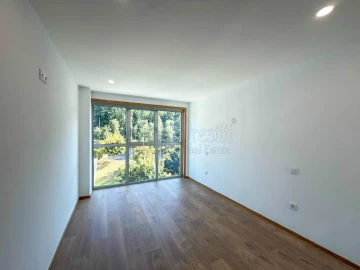 Apartamento T3 para Arrendamento em Urgezes