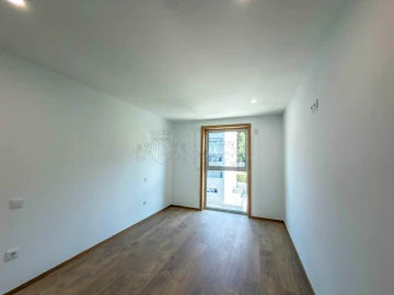 Apartamento T3 para Arrendamento em Urgezes