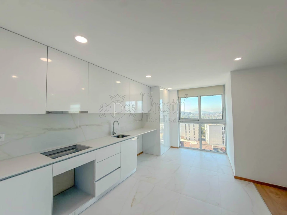 Apartamento T3 para Arrendamento em Urgezes Foto 6