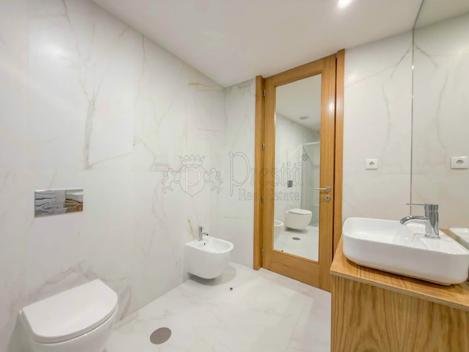 Apartamento T3 para Arrendamento em Urgezes Foto 17