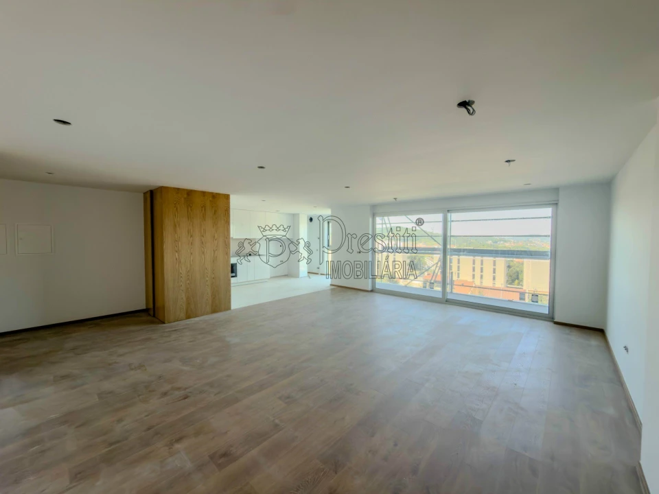 Apartamento T3 para Arrendamento em Urgezes Foto 1