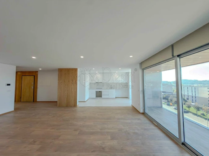 Apartamento T3 para Arrendamento em Urgezes Foto 5