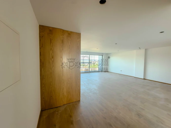 Apartamento T3 para Arrendamento em Urgezes Foto 2