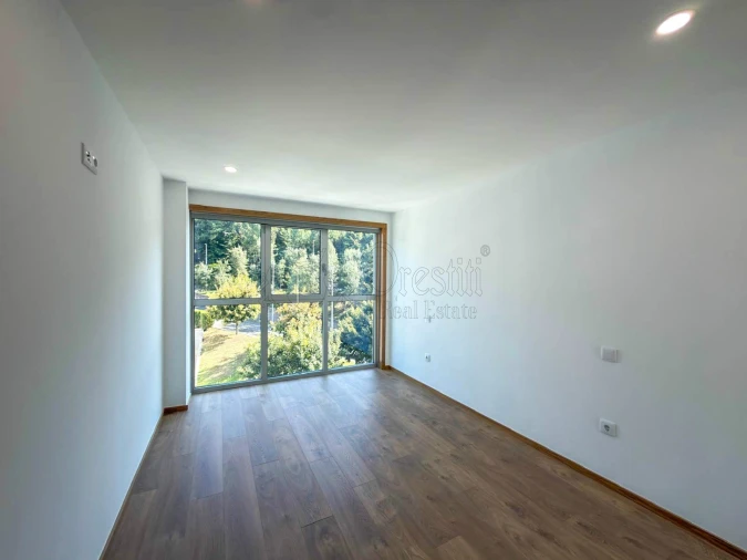 Apartamento T3 para Arrendamento em Urgezes Foto 14