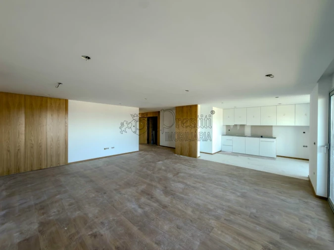 Apartamento T3 para Arrendamento em Urgezes Foto 3