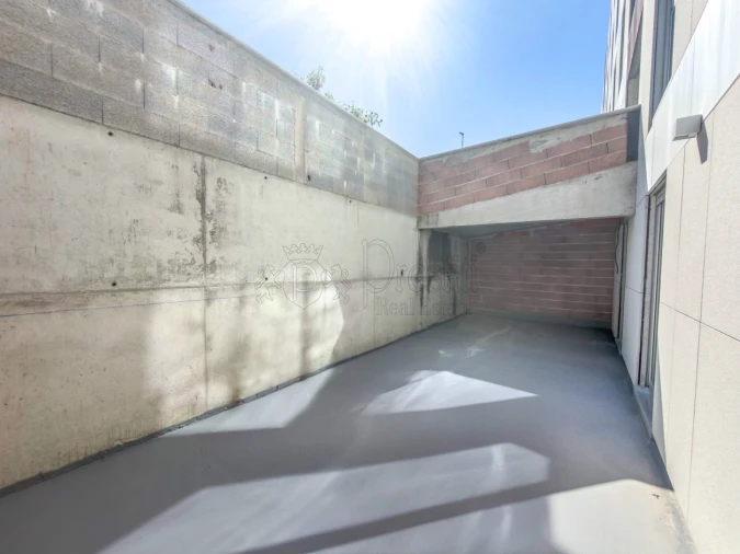 Apartamento T3 para Arrendamento em Urgezes Foto 18