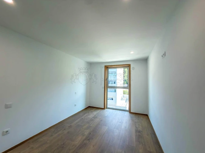 Apartamento T3 para Arrendamento em Urgezes Foto 12