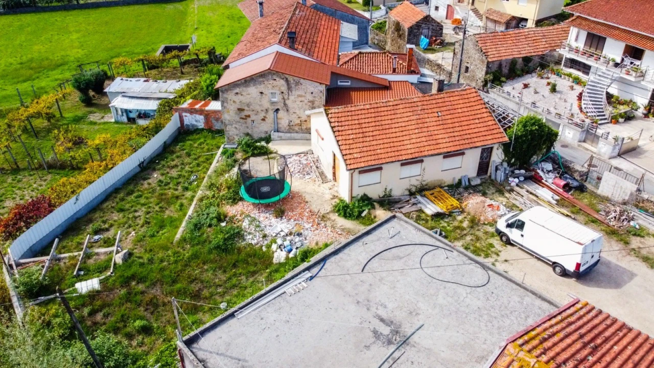 Moradia T2 para Venda em Vila Chã, Codal e Vila Cova de Perrinho Foto 1