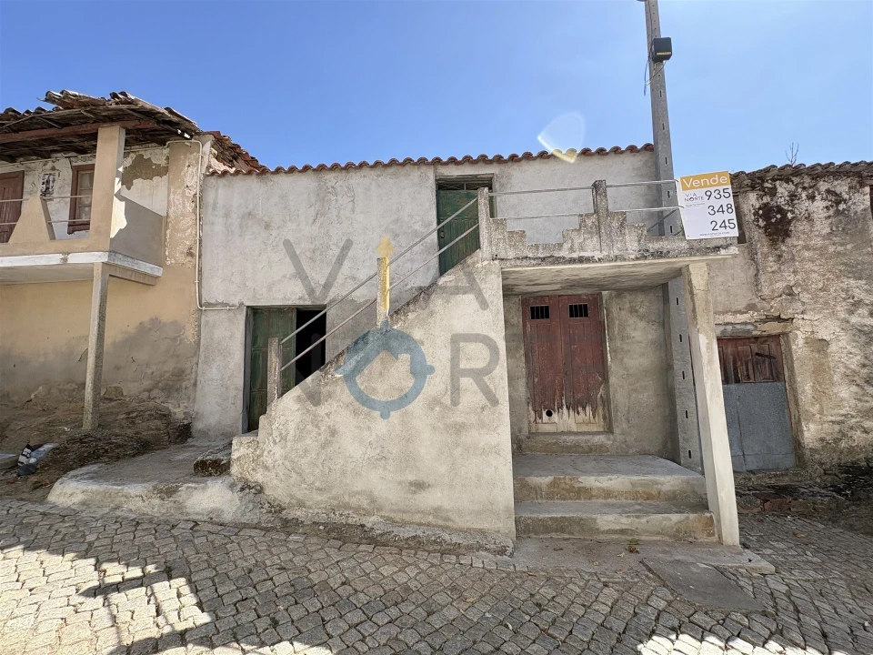 Moradia T1 para Venda em Eucisia, Gouveia e Valverde Foto 1
