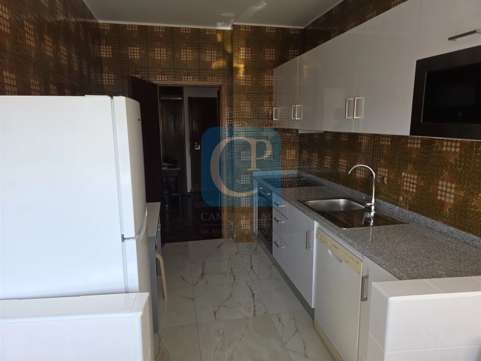 Apartamento T1 para Arrendamento em Paranhos Foto 9