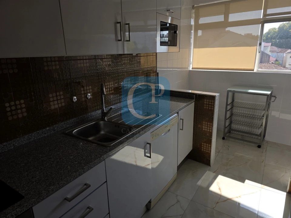 Apartamento T1 para Arrendamento em Paranhos Foto 7