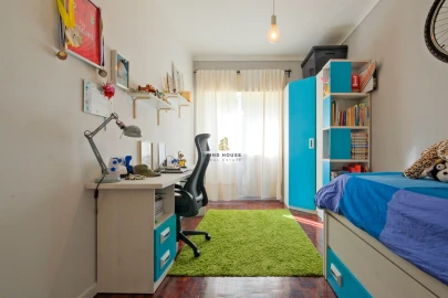 Apartamento T3 para Venda em Carnaxide e Queijas