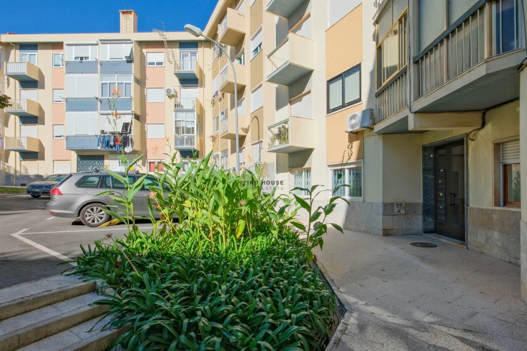 Apartamento T3 para Venda em Carnaxide e Queijas Foto 33