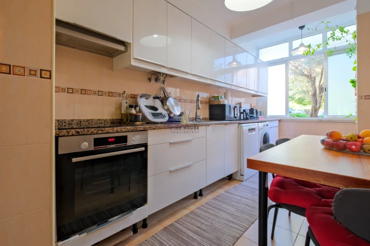 Apartamento T3 para Venda em Carnaxide e Queijas Foto 27