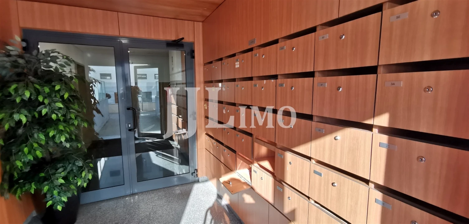 Apartamento T1 para Arrendamento em Parque das Nações Foto 3