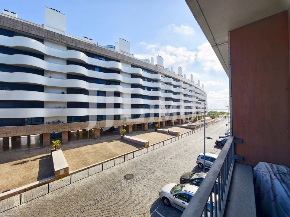 Apartamento T1 para Arrendamento em Parque das Nações Foto 2
