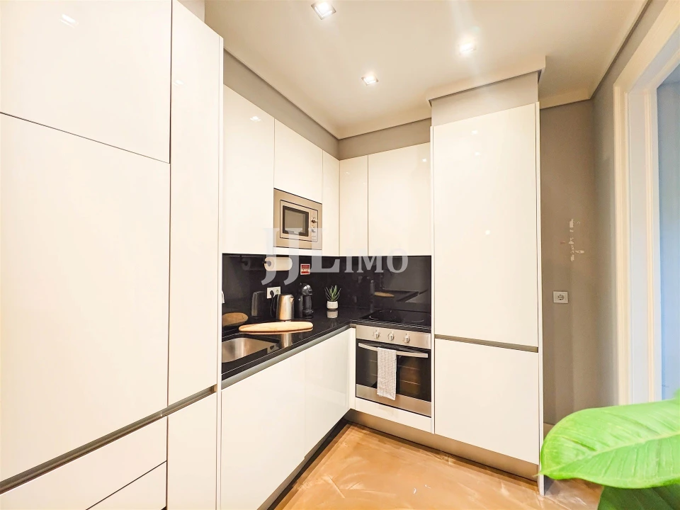 Apartamento T1 para Arrendamento em Arroios Foto 8