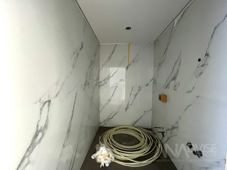 Moradia T4 para Venda em São João de Lourosa Foto 11