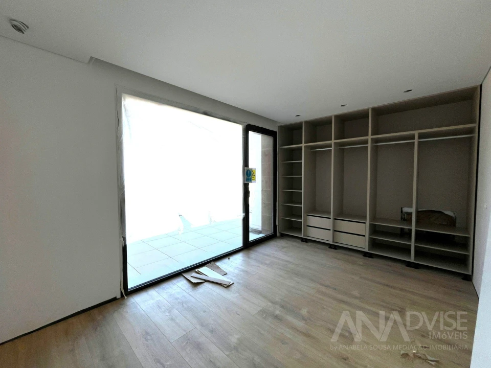 Moradia T4 para Venda em São João de Lourosa Foto 19