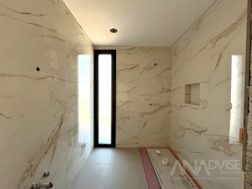Moradia T4 para Venda em São João de Lourosa