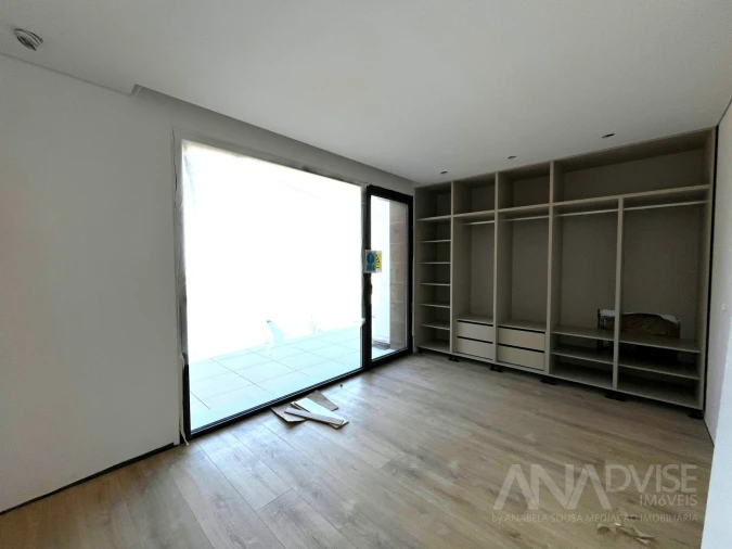 Moradia T4 para Venda em São João de Lourosa Foto 19