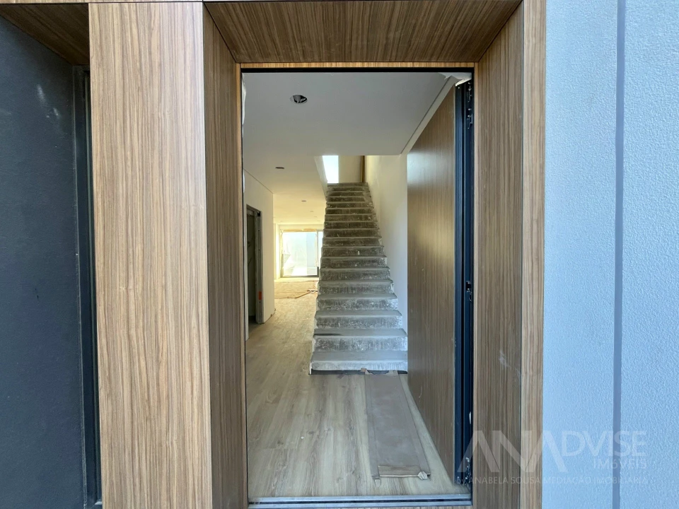 Moradia T4 para Venda em São João de Lourosa Foto 8