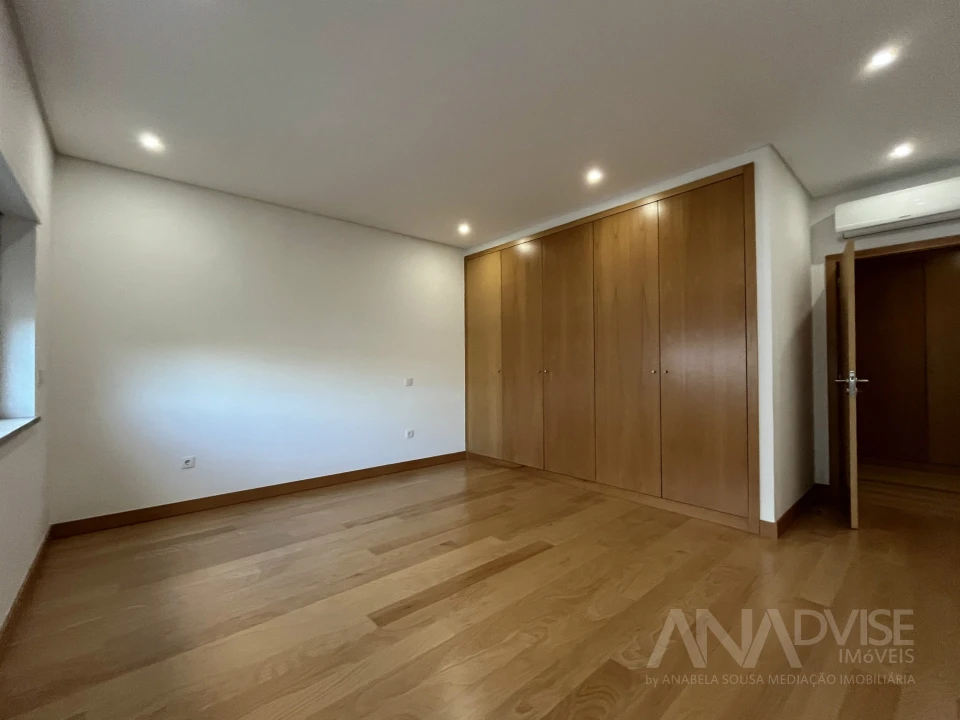 Apartamento T3 para Arrendamento em Viseu Foto 12
