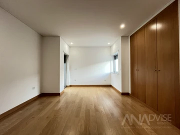 Apartamento T3 para Arrendamento em Viseu