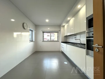 Apartamento T3 para Arrendamento em Viseu