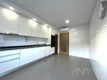 Apartamento T3 para Arrendamento em Viseu