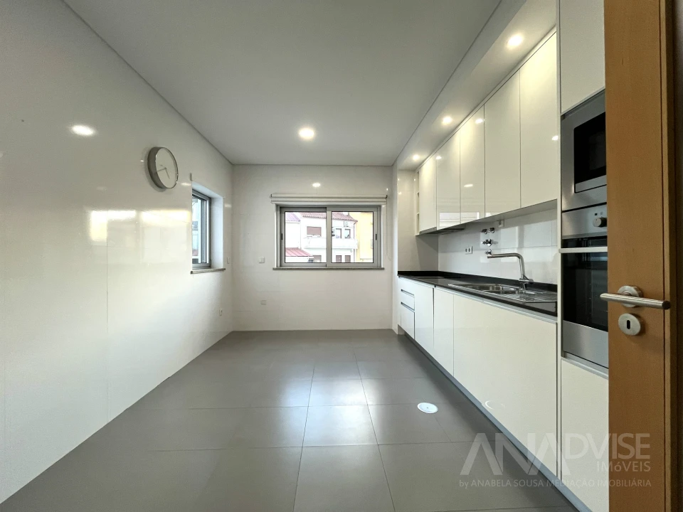 Apartamento T3 para Arrendamento em Viseu Foto 1