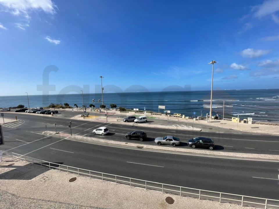 Apartamento para Venda em Carcavelos e Parede Foto 1