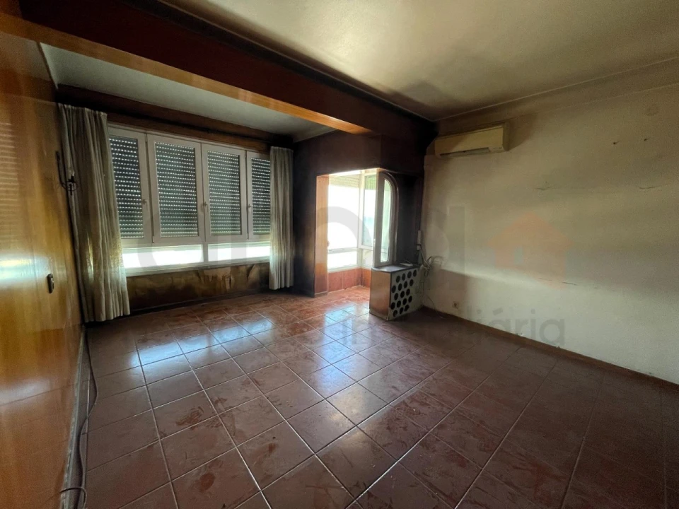 Apartamento para Venda em Carcavelos e Parede Foto 13