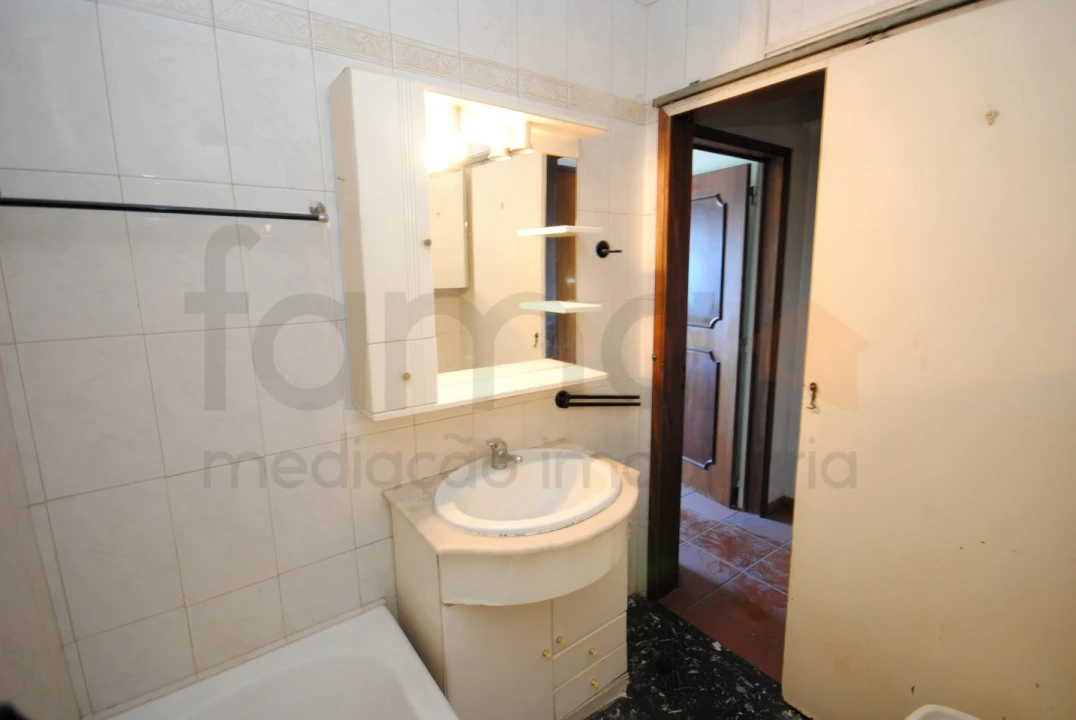 Apartamento para Venda em Carcavelos e Parede Foto 17