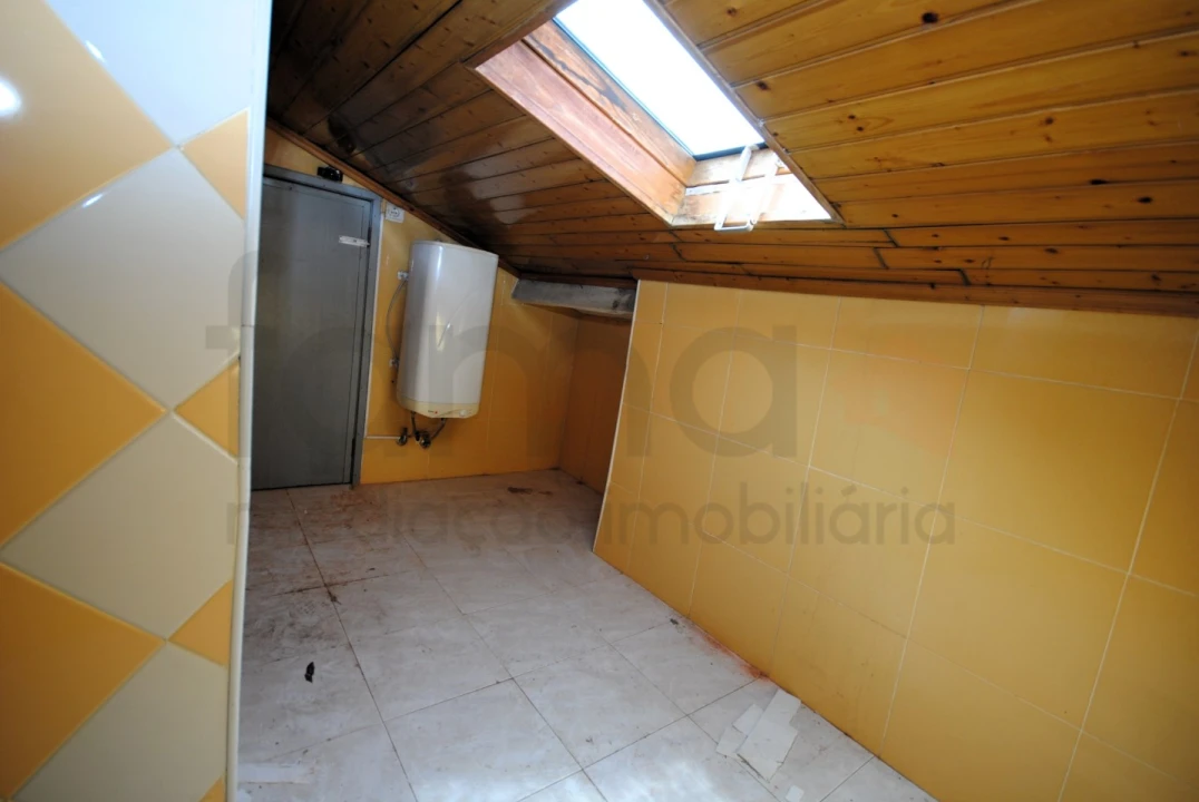 Apartamento para Venda em Carcavelos e Parede Foto 25