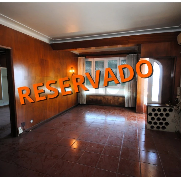Apartamento T1 para Venda em Carcavelos e Parede Foto 1