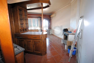 Apartamento para Venda em Carcavelos e Parede