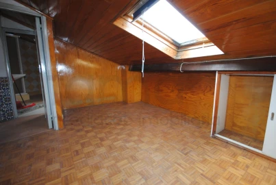 Apartamento para Venda em Carcavelos e Parede