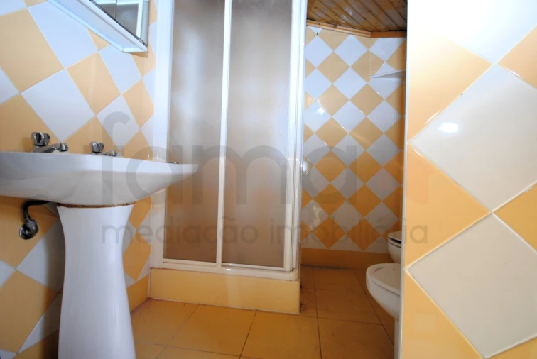 Apartamento para Venda em Carcavelos e Parede Foto 24
