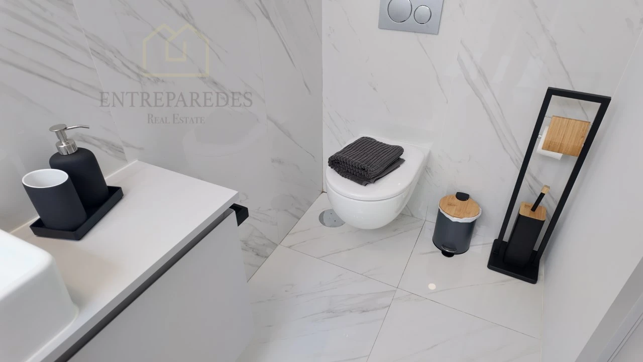 Apartamento T2 para Venda em Cedofeita, Santo Ildefonso, Sé, Miragaia, São Nicolau e Vitória Foto 28