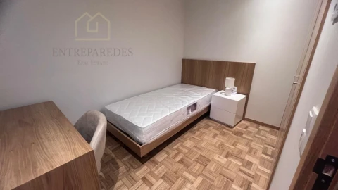Quarto para Arrendamento em Campanhã