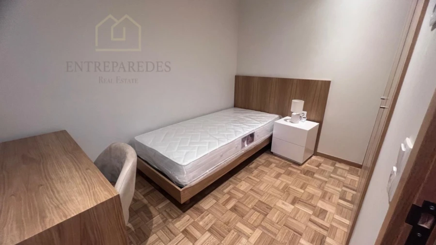Quarto para Arrendamento em Campanhã