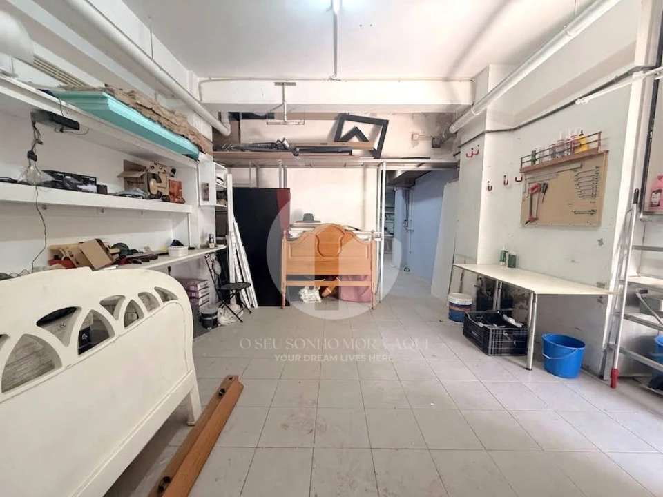 Garagem para Venda em Quelfes Foto 2