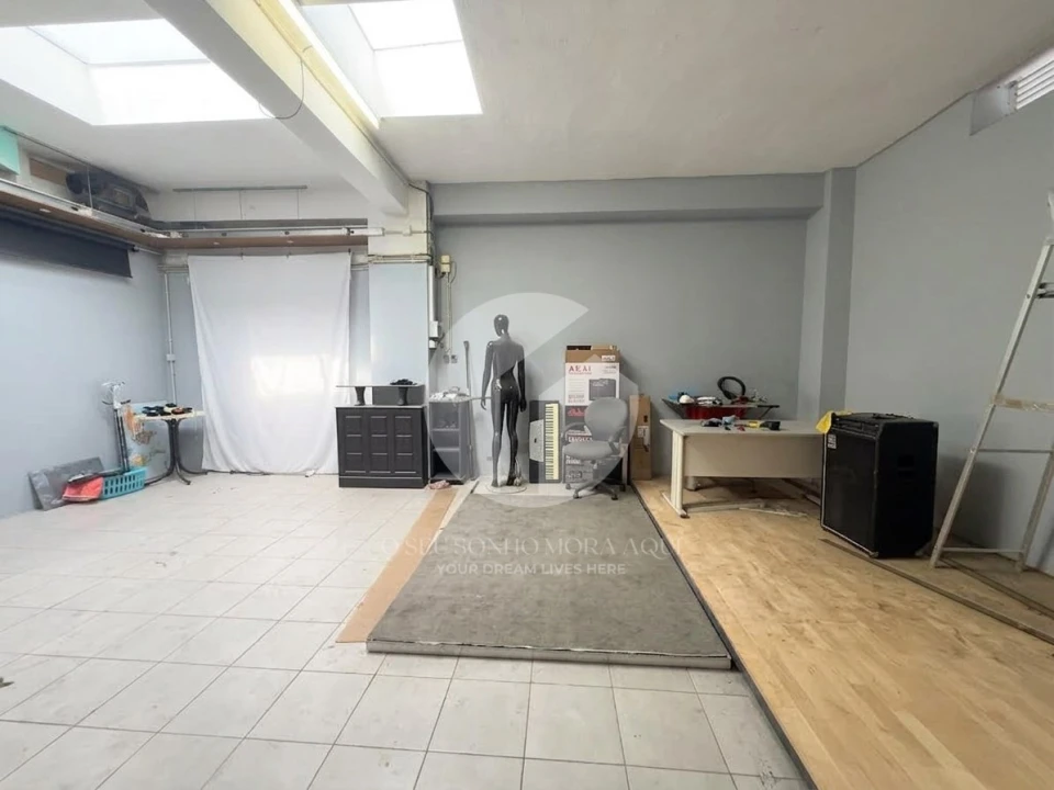 Garagem para Venda em Quelfes Foto 5