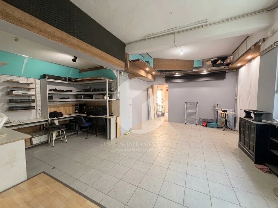 Garagem para Venda em Quelfes Foto 8